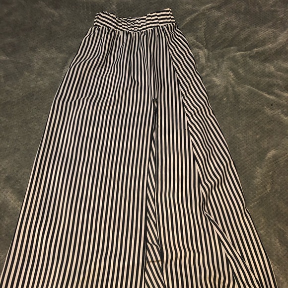 Stripped high split skirt. - Picture 2 of 4